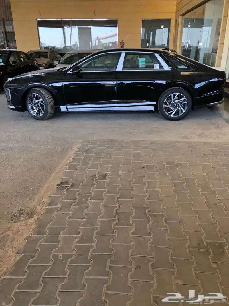 Hyundai Azera Classic Black 2024 with installment of 2080 at Al-Hasan63008169499649111