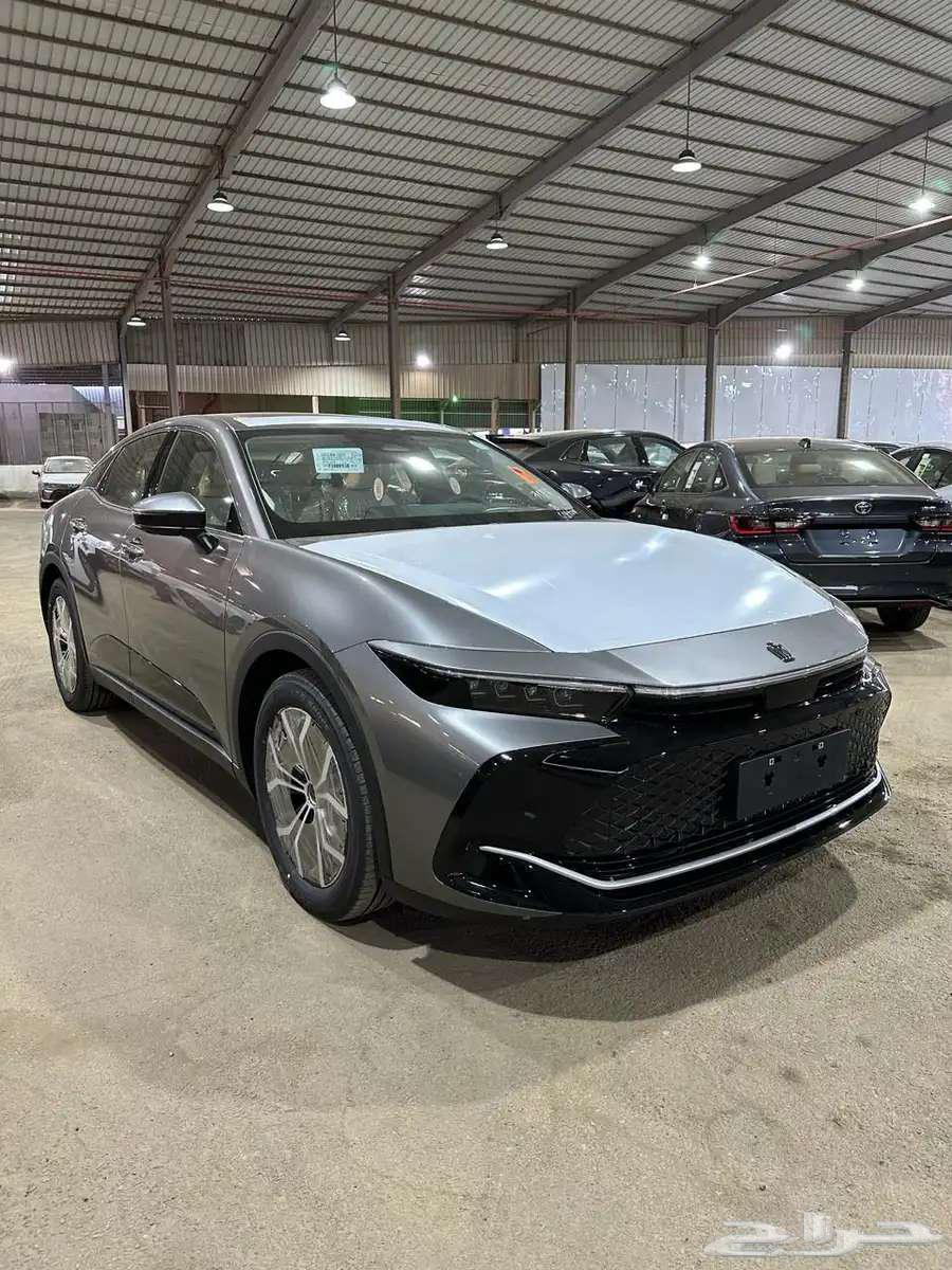 تويوتا كراون بريميوم 202563008283920643110