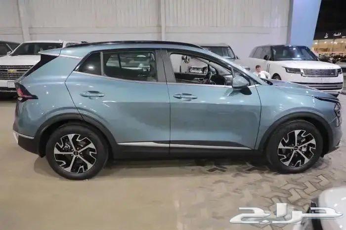 Kia Sportage full option with panoramic sunroof, leather interior, 1.6 engine, model 202463377064493698114