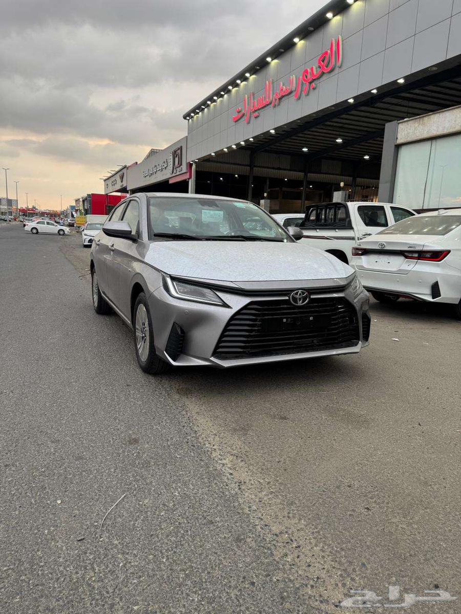 تويوتا يارس نصف فل 1300 cc فضى موديل 202463375036381059112