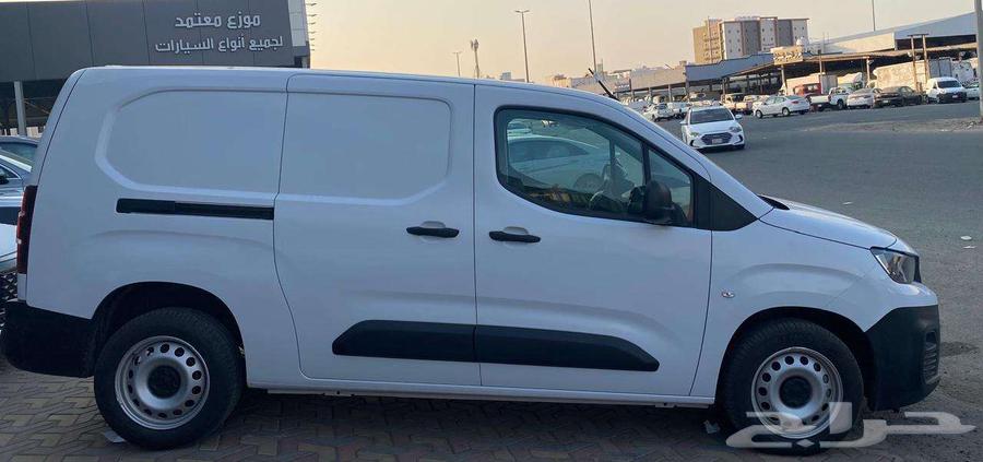 Peugeot Partner Long Diesel Model 2024 offers for companies and institutions63374645751809113