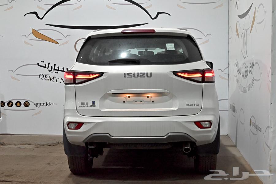 Special offer for Isuzu MUX half-full without double 2023 at a price of 111,50063375285032706113