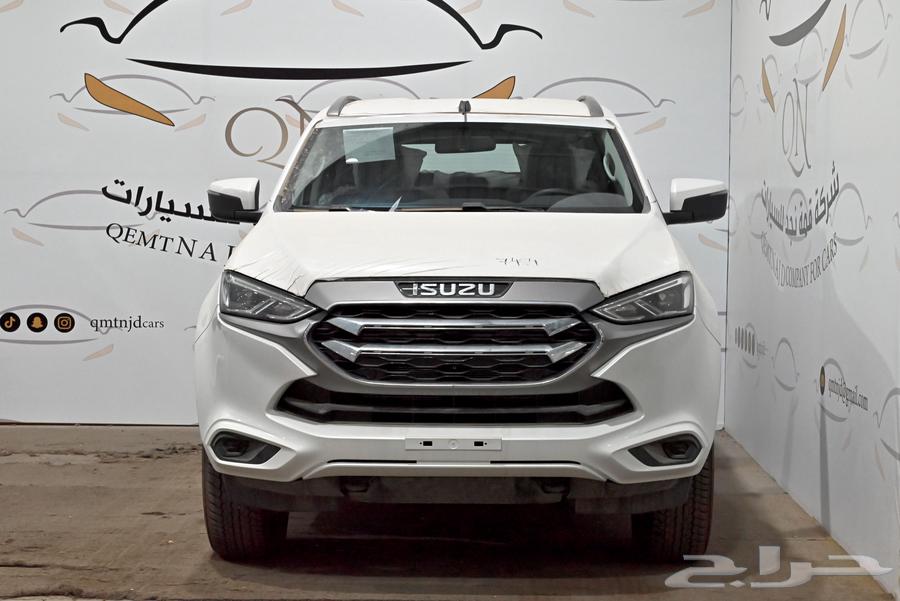 Special offer for Isuzu MUX half-full without double 2023 at a price of 111,50063375285032706111