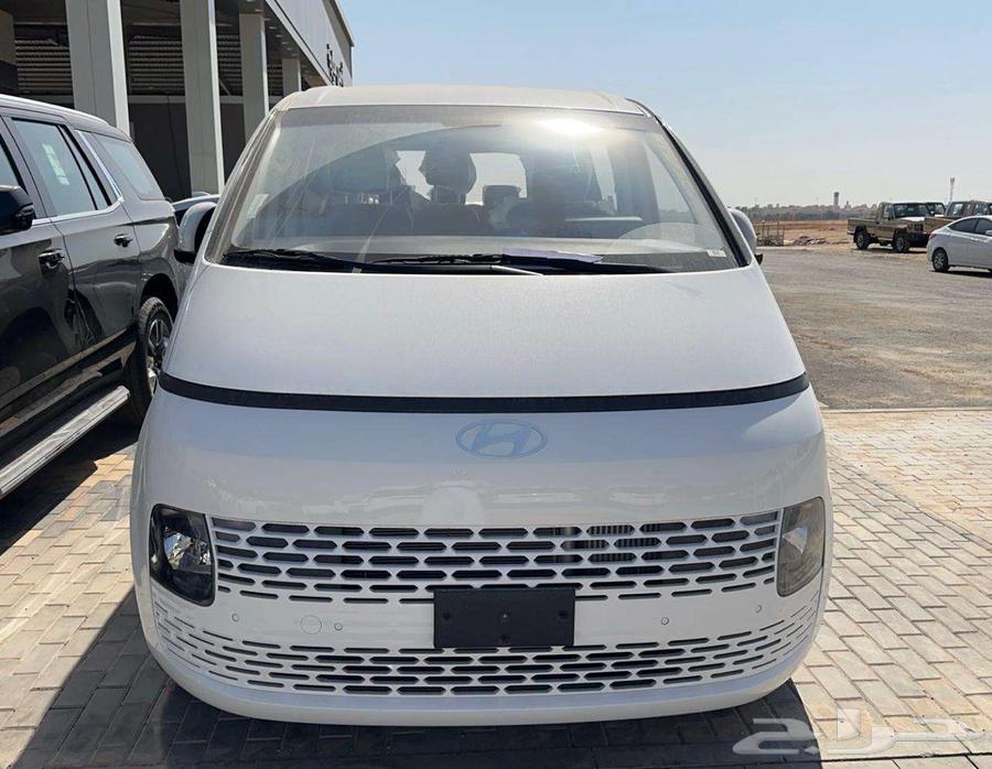Hyundai Staria 9-seater diesel model 2025 - Saudi63374378472962111