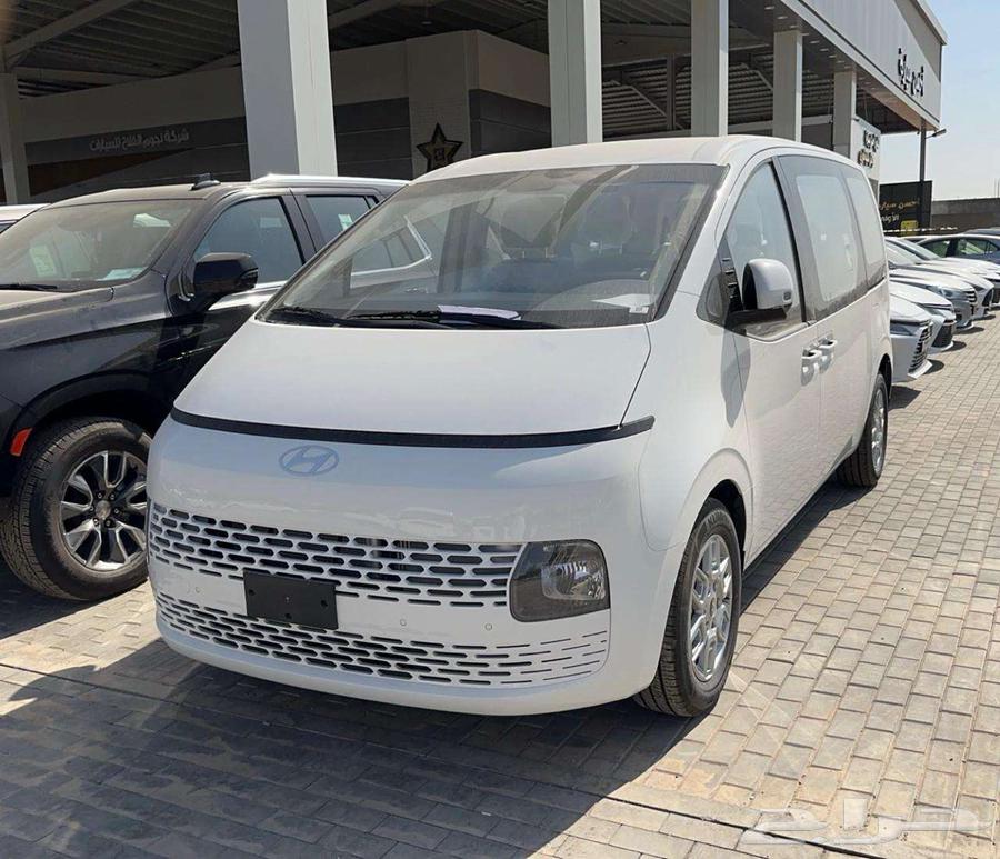 Hyundai Staria 9-seater diesel model 2025 - Saudi63374378472962112