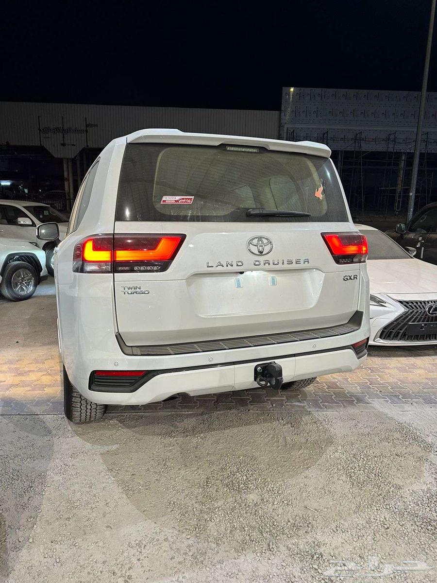 عرض خاص لاندكروزر 2024 L1 بنزين ب 254.500 شامل الضريبة63368955598082111