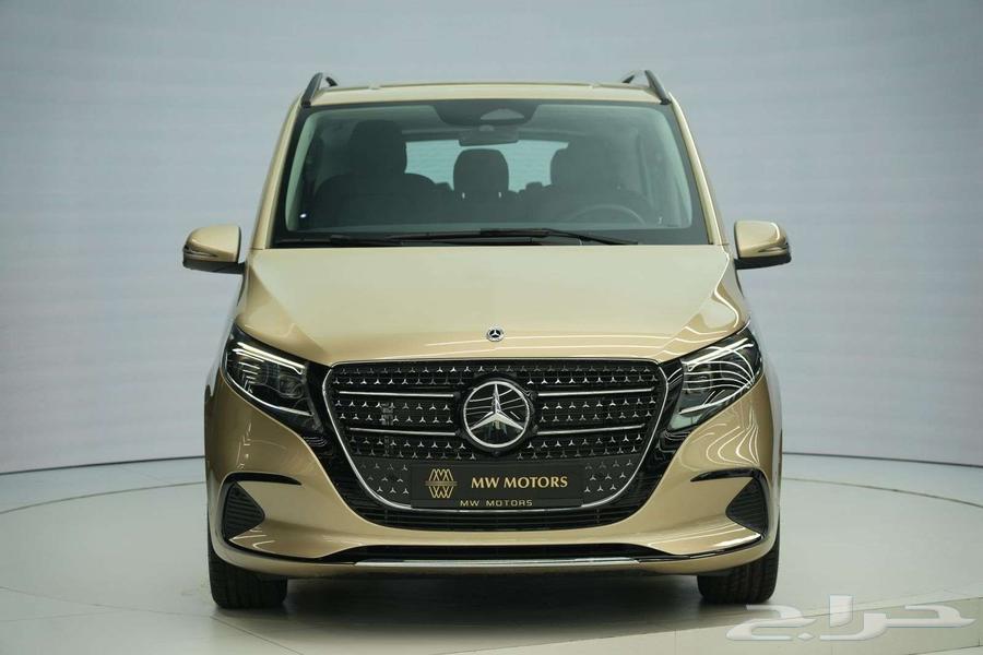 Mercedes V 300 AMG 2025 model, Gulf version, golden black63369351824003111