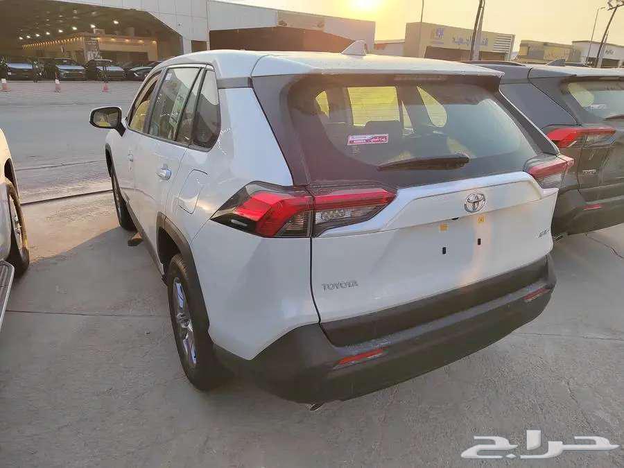 Toyota RAV4 2025 LE Standard without DAB63368753776001114