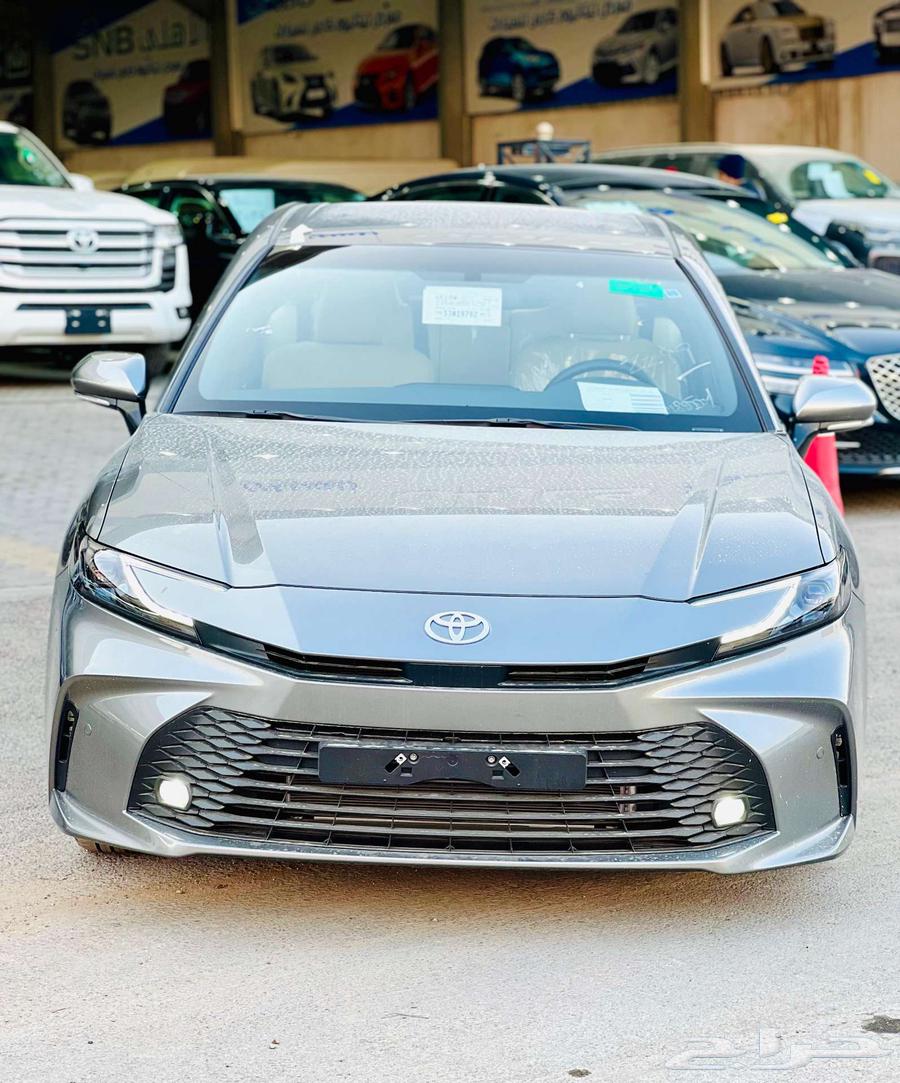 تويوتا كامري E بنزين 202563364406269698110