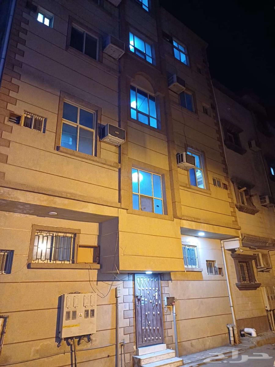 للبيع عمارة 3 ادوار 8 شقق بحي الخليج العمر 8 سنوات 850630083981207061117