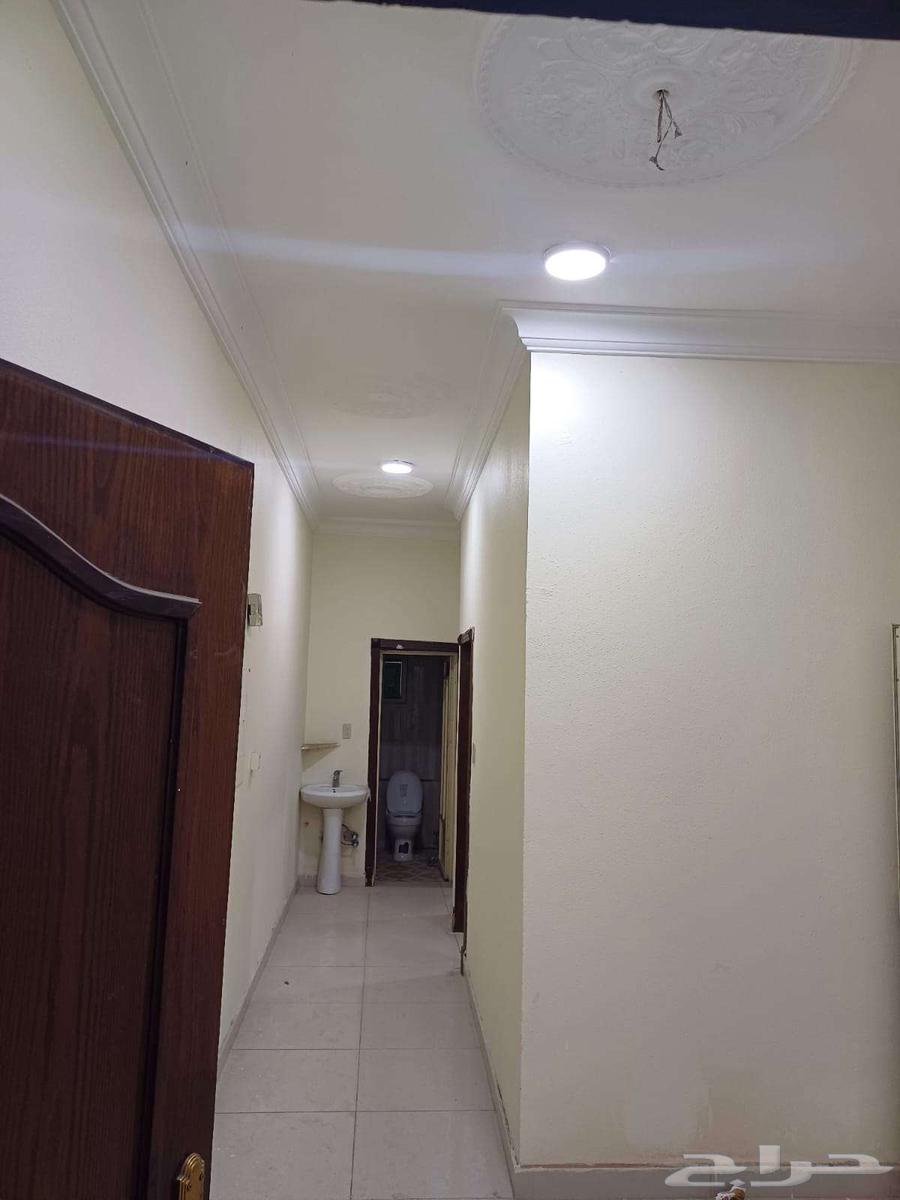 للبيع عمارة 3 ادوار 8 شقق بحي الخليج العمر 8 سنوات 85063008398120706113