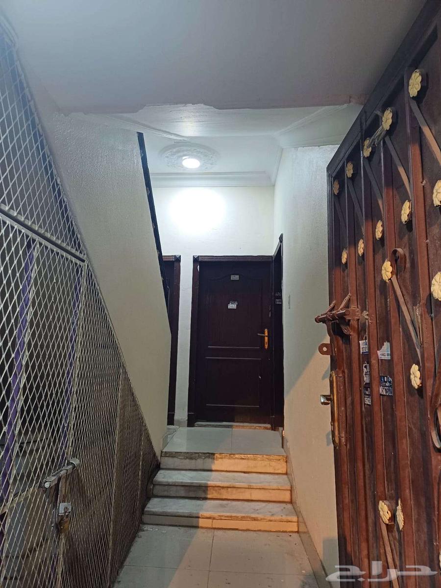 للبيع عمارة 3 ادوار 8 شقق بحي الخليج العمر 8 سنوات 85063008398120706111