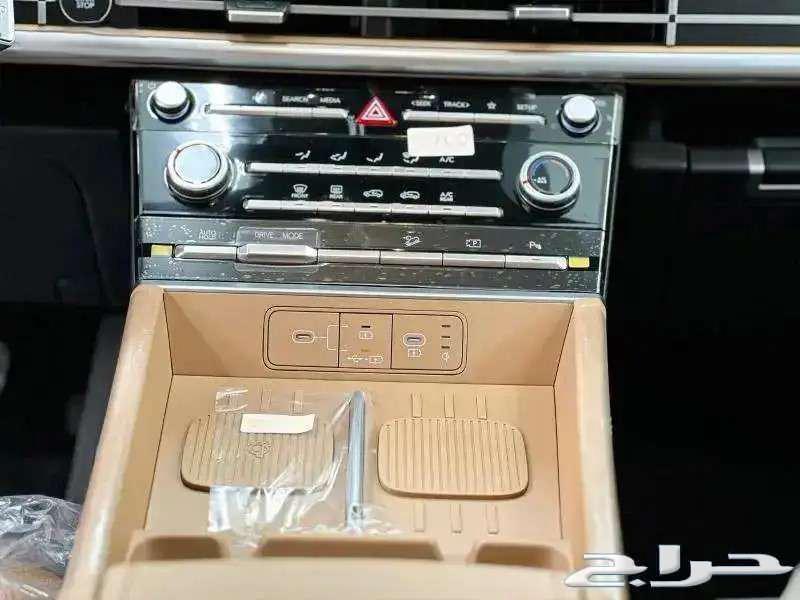 Hyundai Santa Fe - Smart - 2024 - at Al-Qubba Car Show63352348157571113