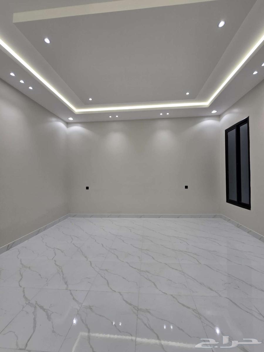 أدوار أرضى فاخرة للبيع حى العزيزية احد رفيدة63008502516483113