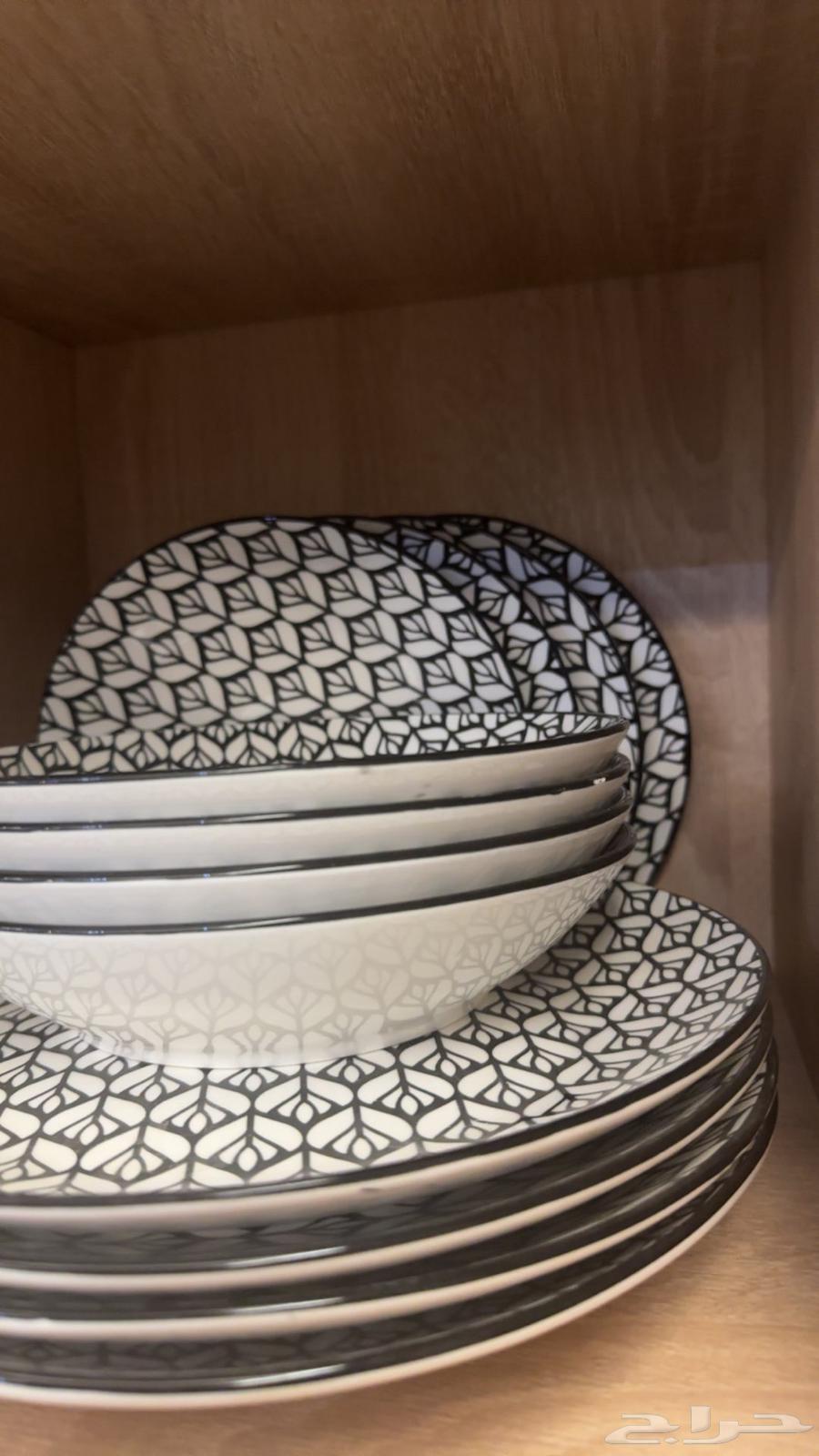 Set of tableware for four people63531997824515116