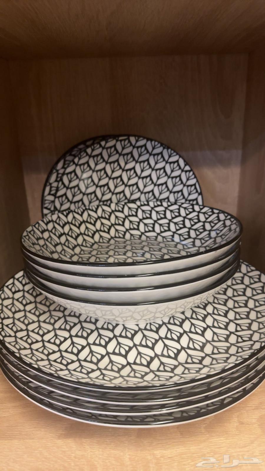 Set of tableware for four people63531997824515112