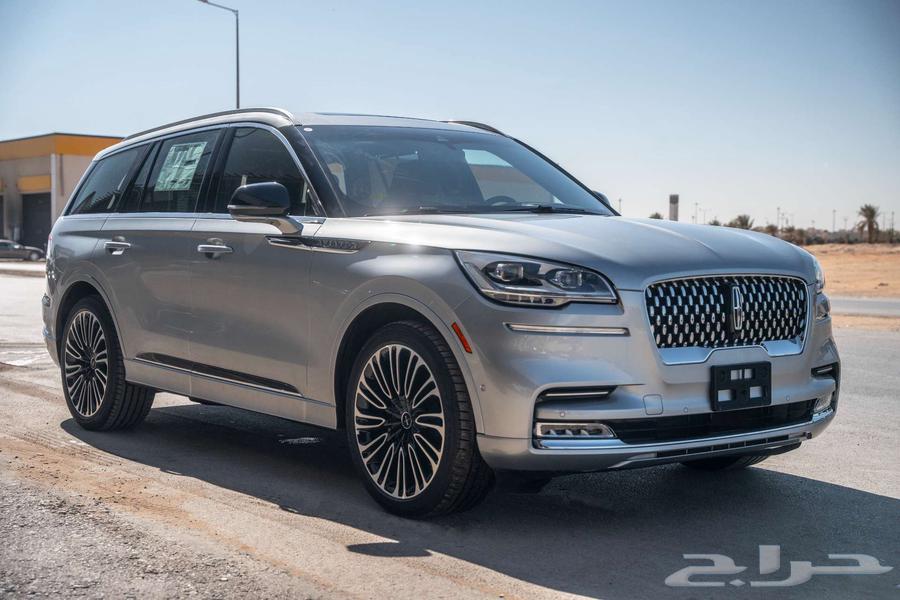 Lincoln Aviator Presidential 2023 with separate seats63353424275970112
