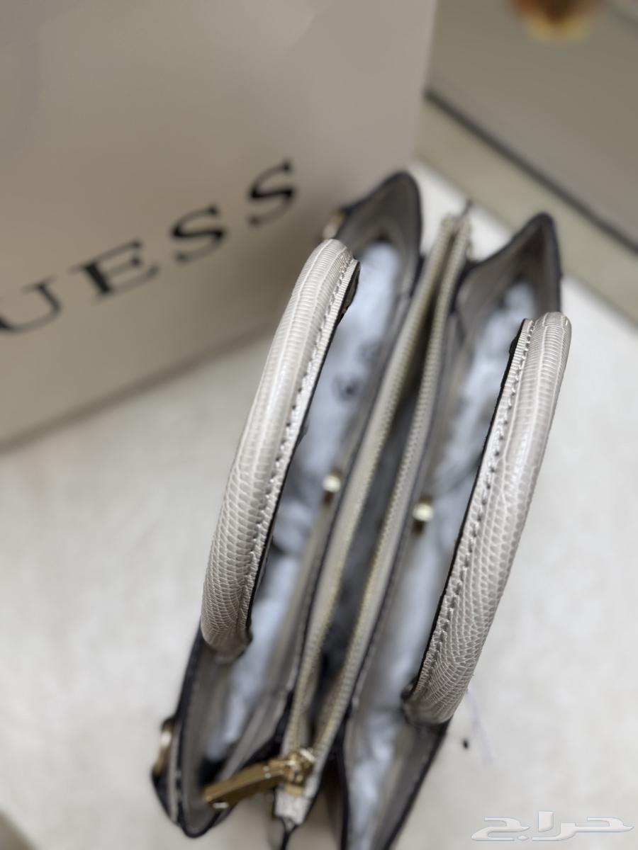 شنطة GUESS جديدة بكامل الملحقات63228034729091112