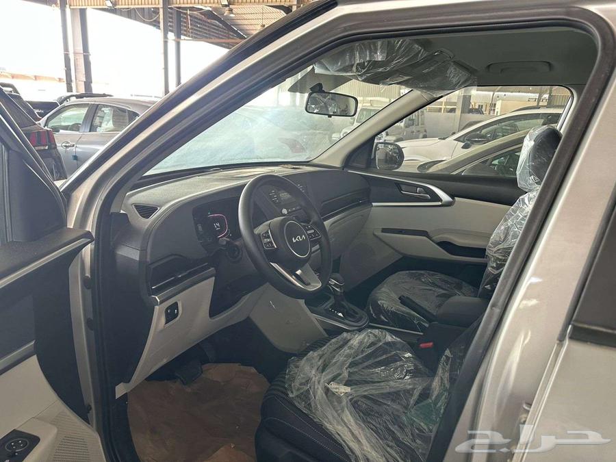 Kia Carnival Standard 7-passenger, 2024 model, available on installments or cash63348328811265114