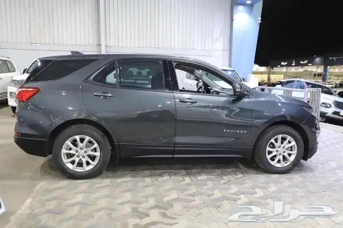 Chevrolet Equinox LS standard four-cylinder model 202063345740904193114