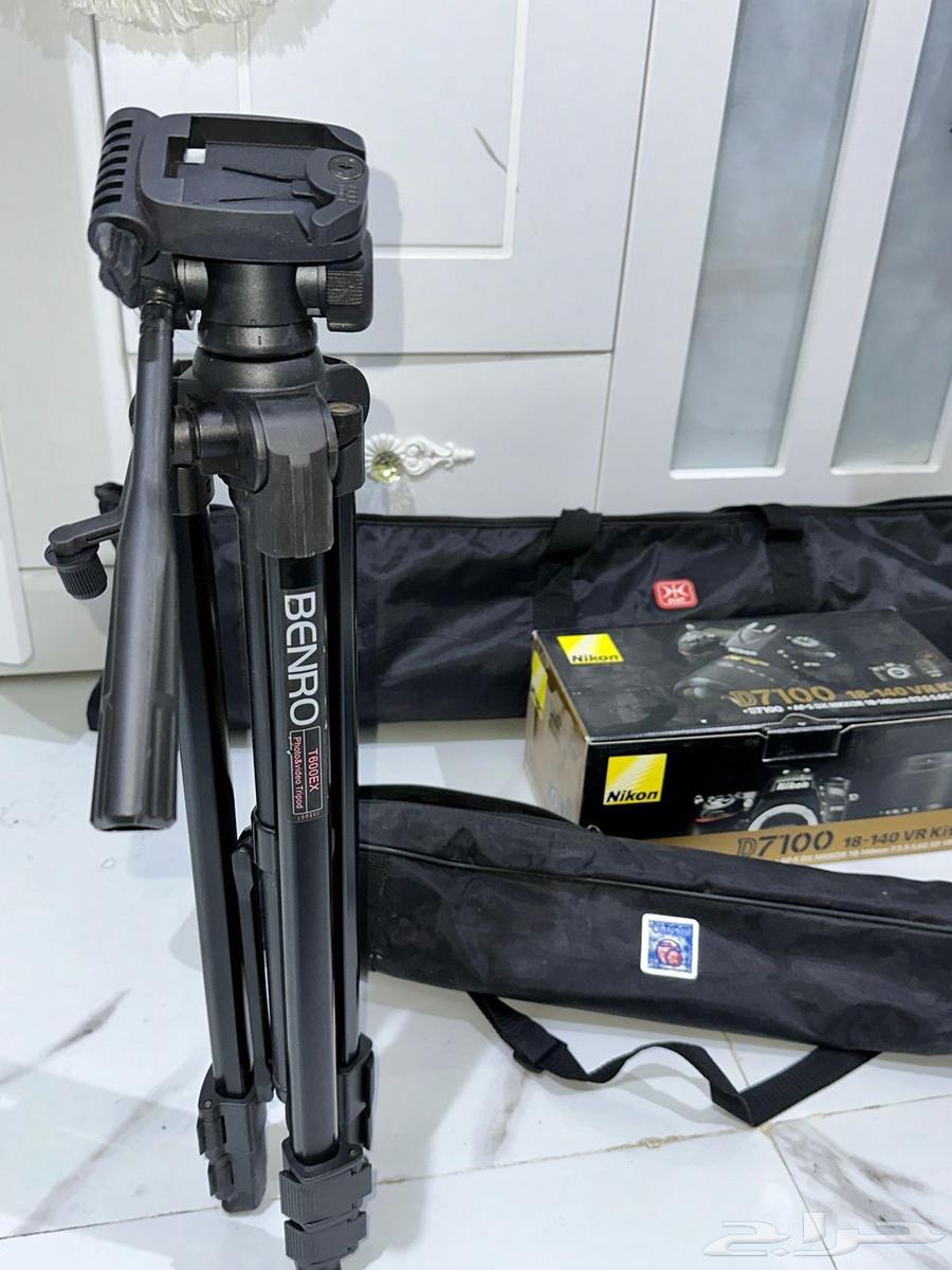 Camera tripod63226478632962111