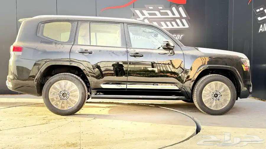 لاند كروزر رقم 3 موديل 202563344380596865113