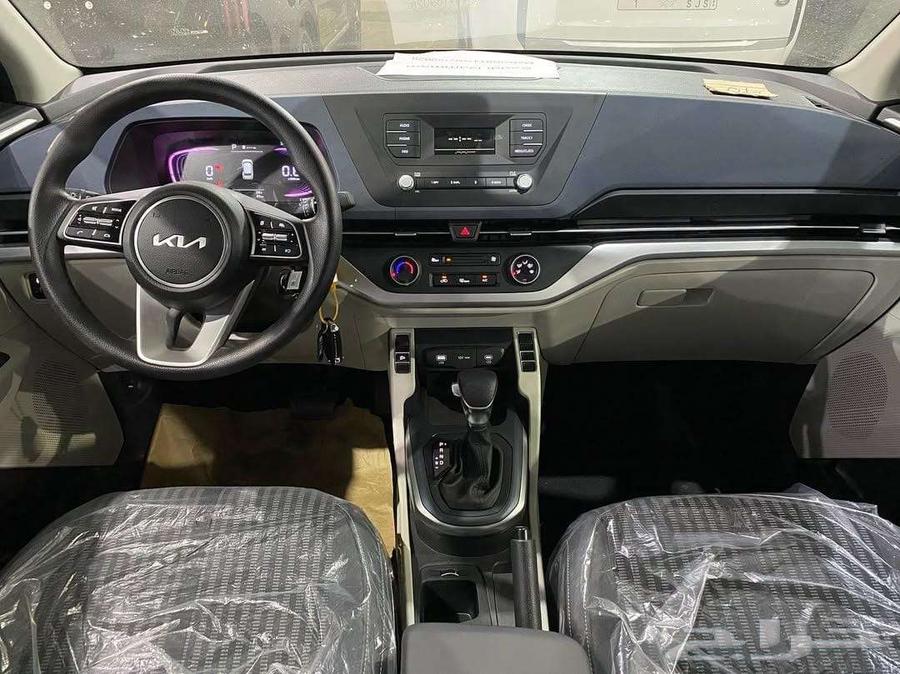 Kia Carens Standard 7-seater, 2024 model, available on installments or cash63340161234307114