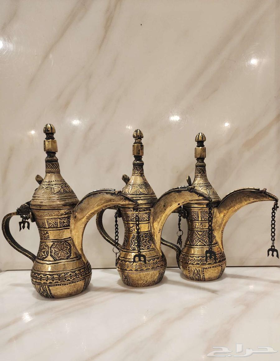 تم البيع طقم ثلاث دلال على دقة قاسم63219030191619112