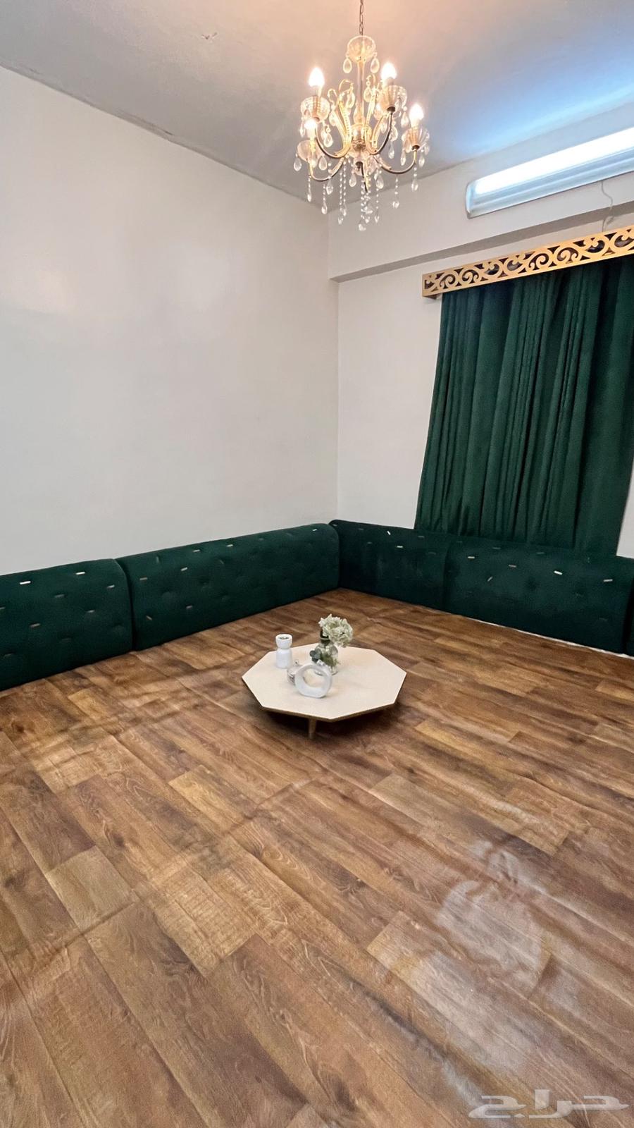 مجلس كامل للبيع. مع المفرشة. والستارة.63218520993281114