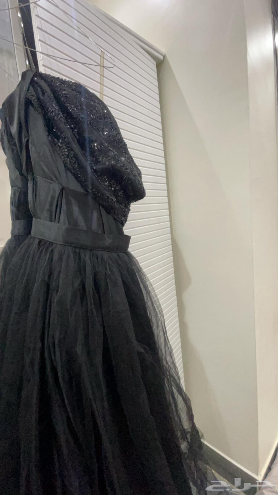 A new evening dress that has never been worn before63221053053313113