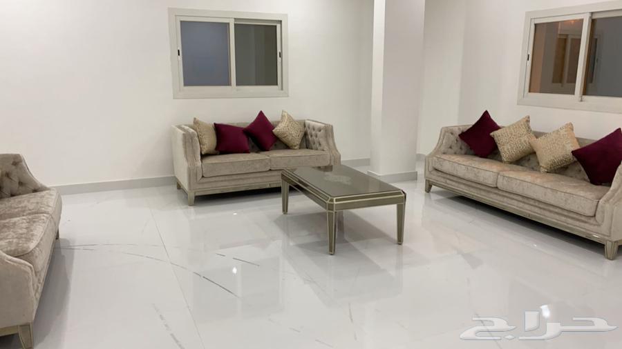 كنب ثلاثه قطع وطاوله63218538364801111