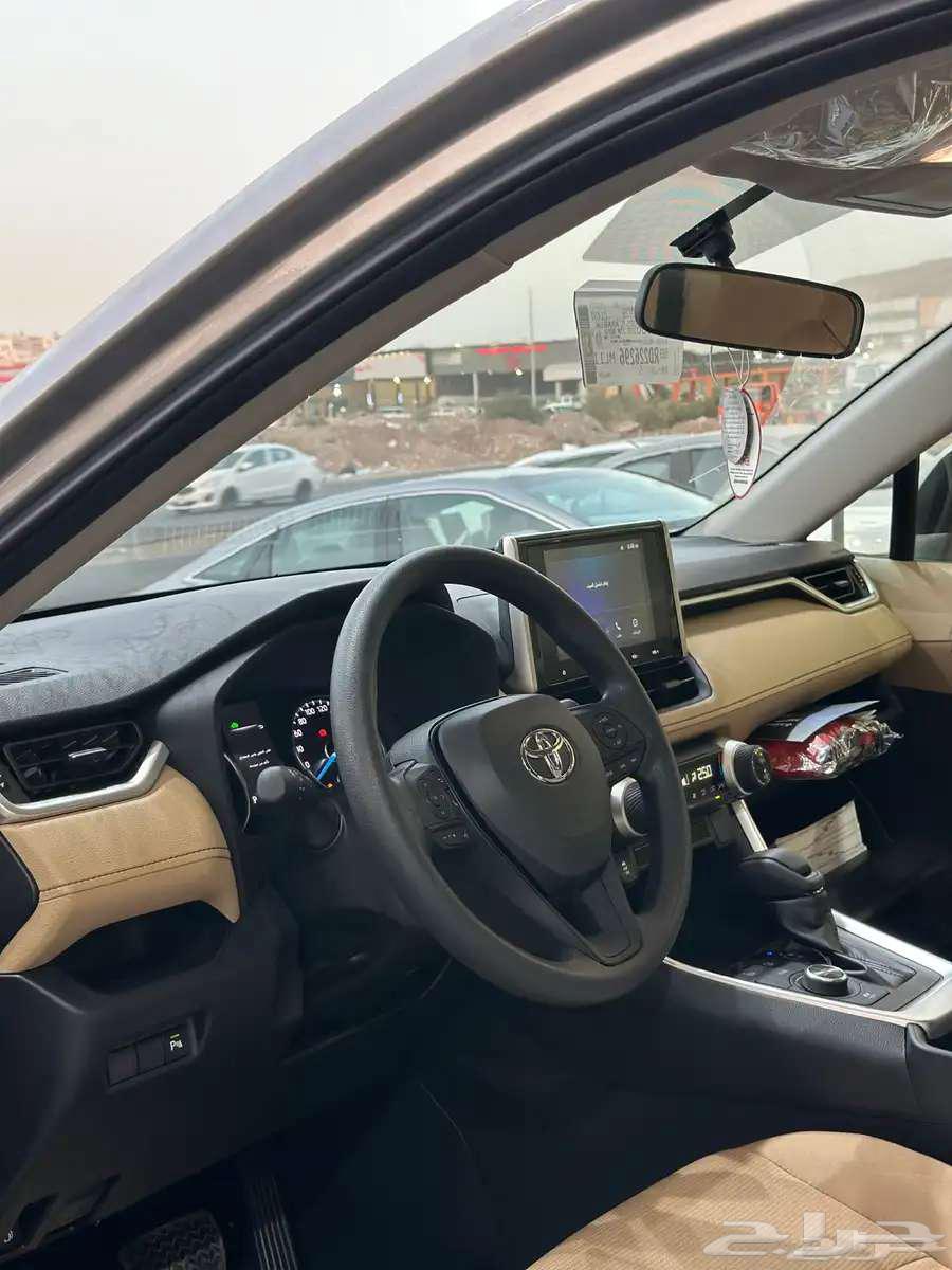 تويوتا راف فور 2025 LE هايبرد 4 4 ( تقسيط وكاش )63328070344705113