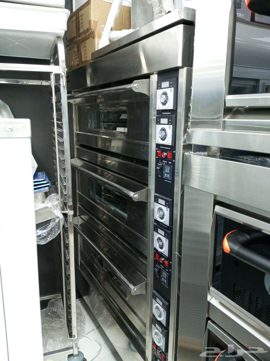 Display of bakery ovens and pastries63524786036737111