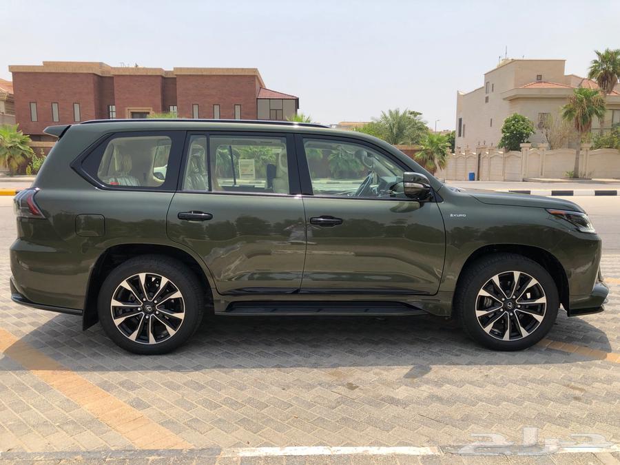 For sale: 2021 Lexus Black Edition, beige interior, from inside the city63326337559681113