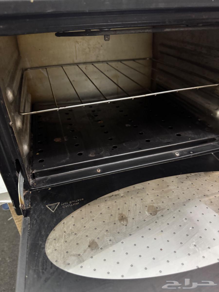 Refrigerator and electric oven 400 riyals63211103050625112