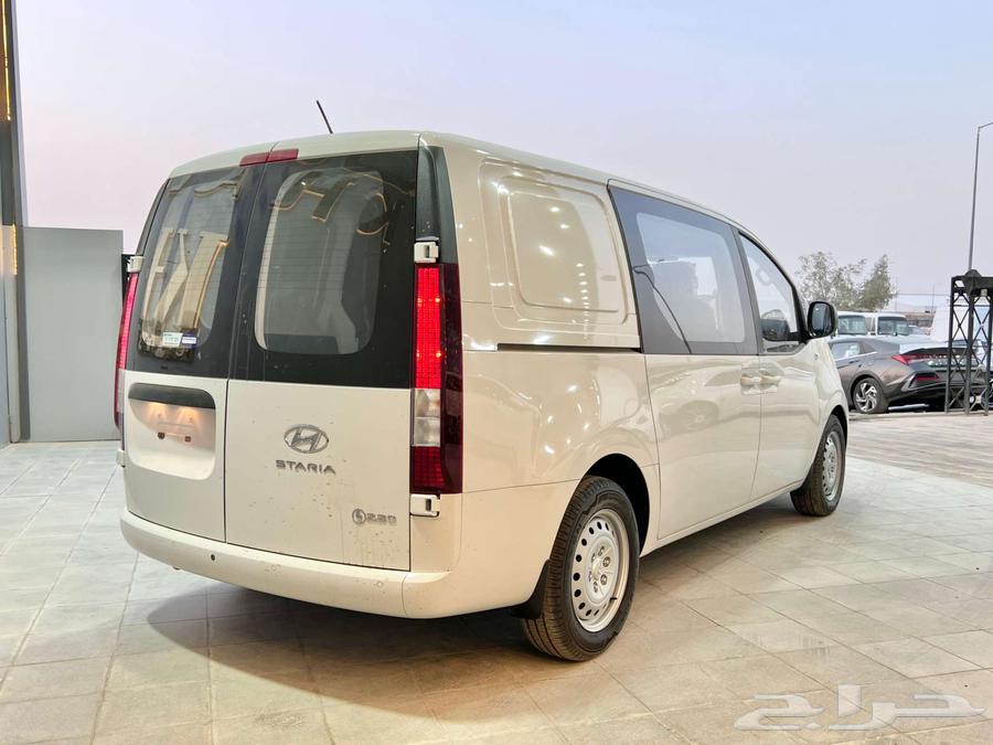 Hyundai Staria cargo van 2023 model available for cash and installments63325681655170114