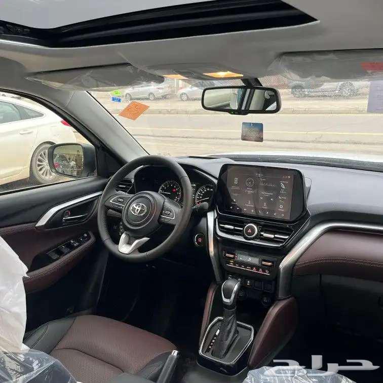 تويوتا اوربان كروزر GLX بنزين 202563321253306370111