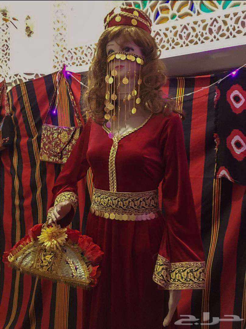 Traditional attire with a modern touch63205561186946111