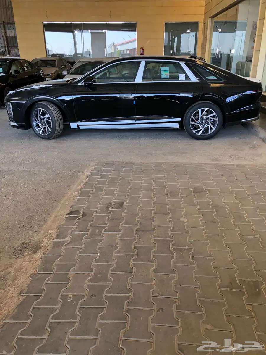 Hyundai Azera Classic Black 2024 for 2200 installment from Al-Hassan63316731444099111