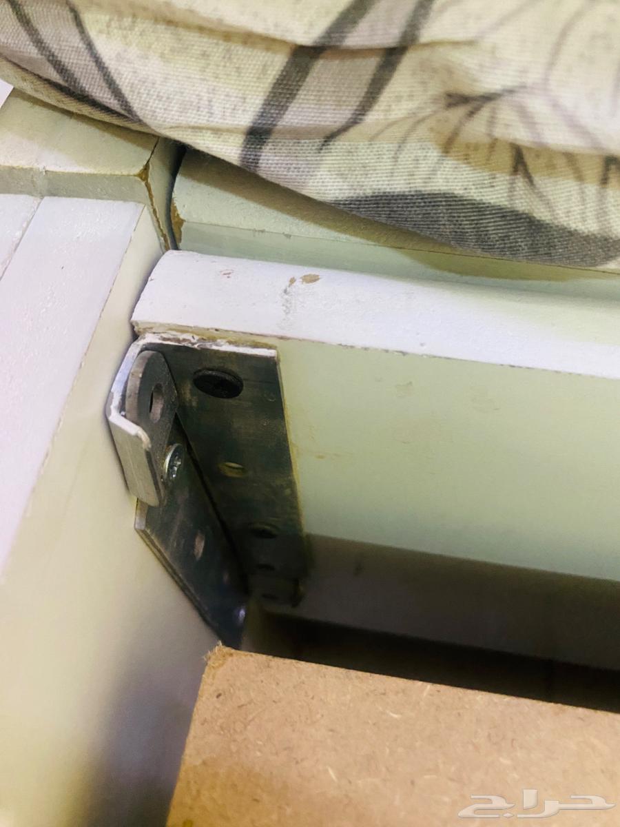 Single bed with mattress63205074156546111