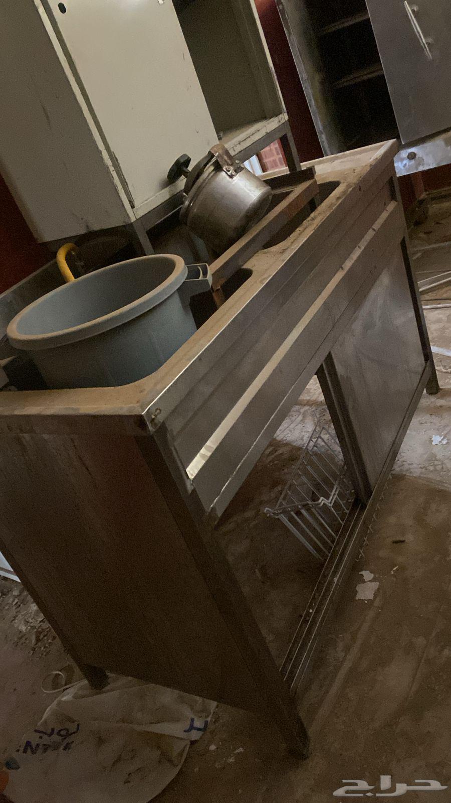Restaurant utensils. Household furniture63204510854146112
