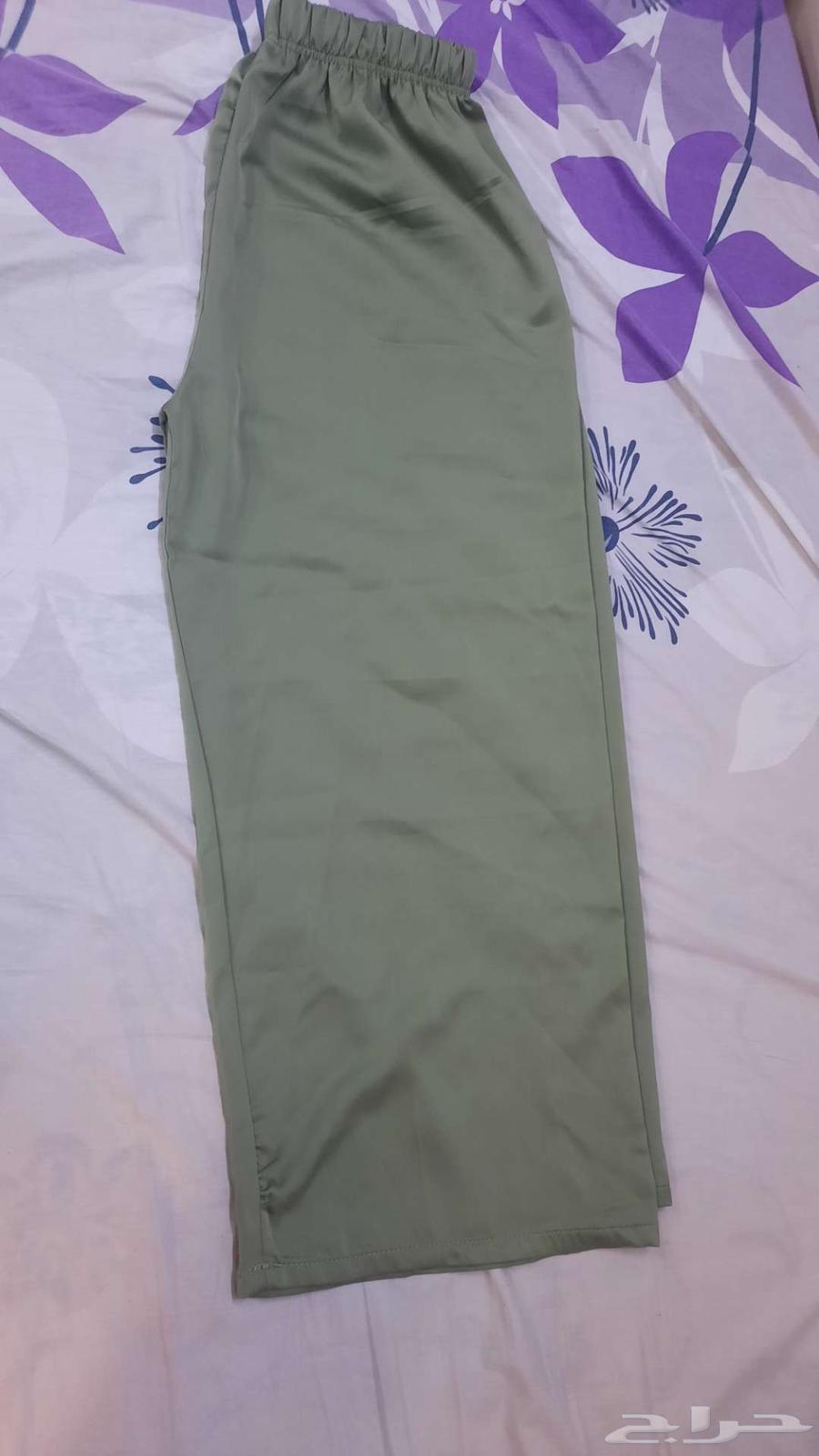 New clothes never worn, selling urgently, size 1463205067051650112