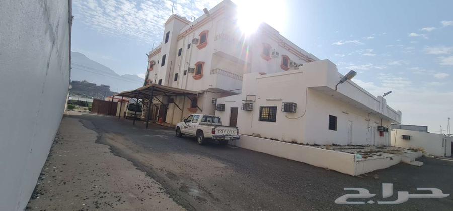 For rent: a residential and commercial building in Mahayil on the Jeddah road63009501679107111