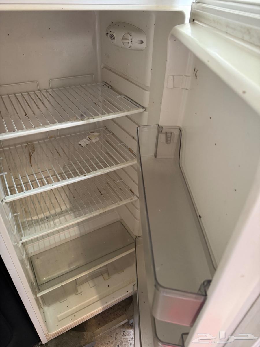 Refrigerator, washing machine, and microwave for sale at an attractive price63199340391681112