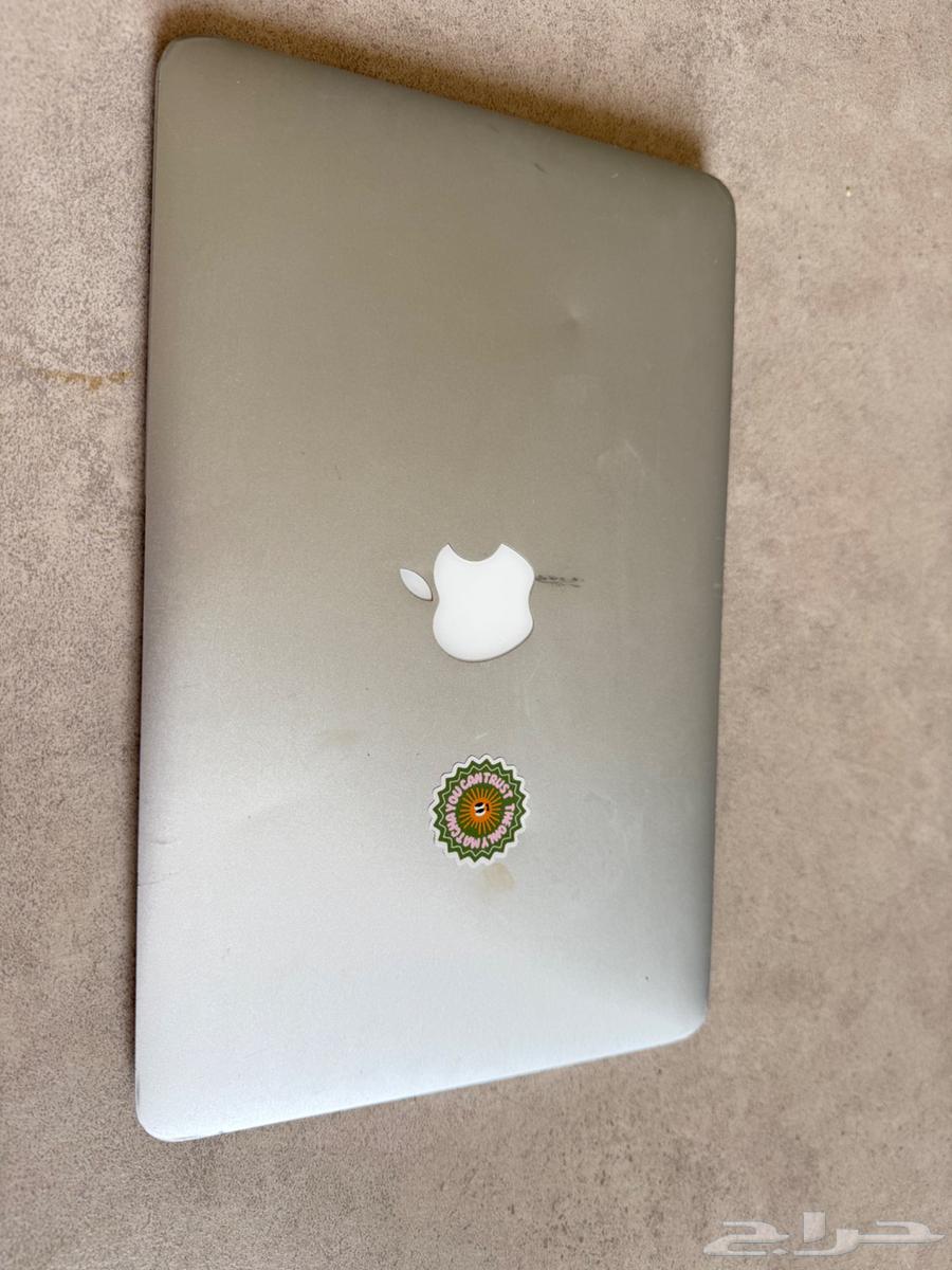 MacBook Air laptop for sale for 700 SAR63193326586114111