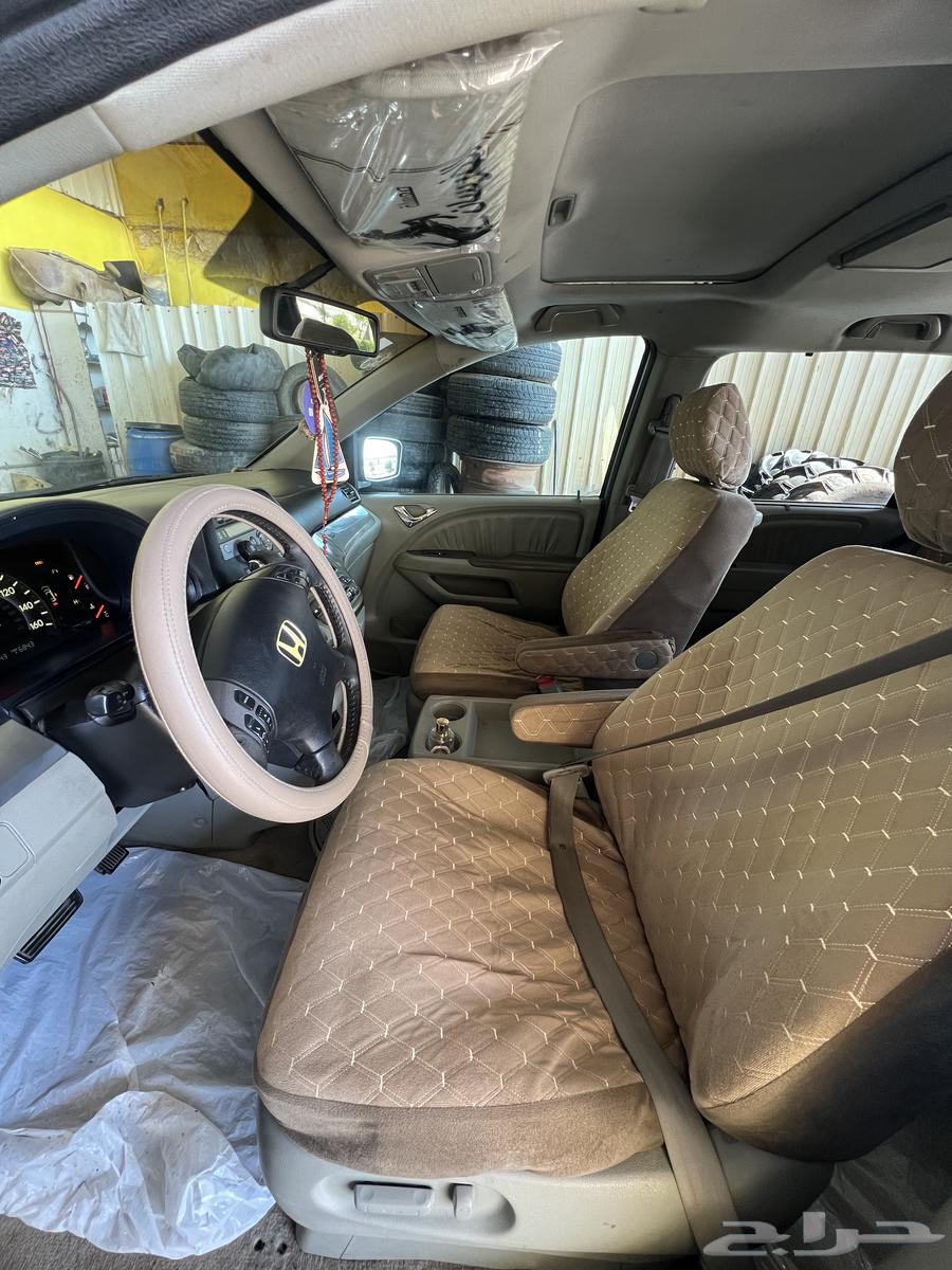 Honda van, fully loaded, six-cylinder, 200963307658387842113
