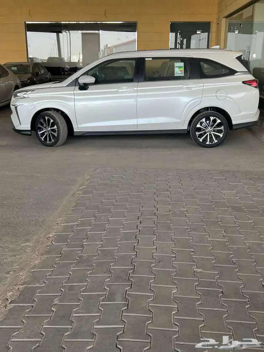 Toyota Vellfire GLX Gasoline Saudi 2024 with installment of 1100 at Al-Hassan63290475861763111