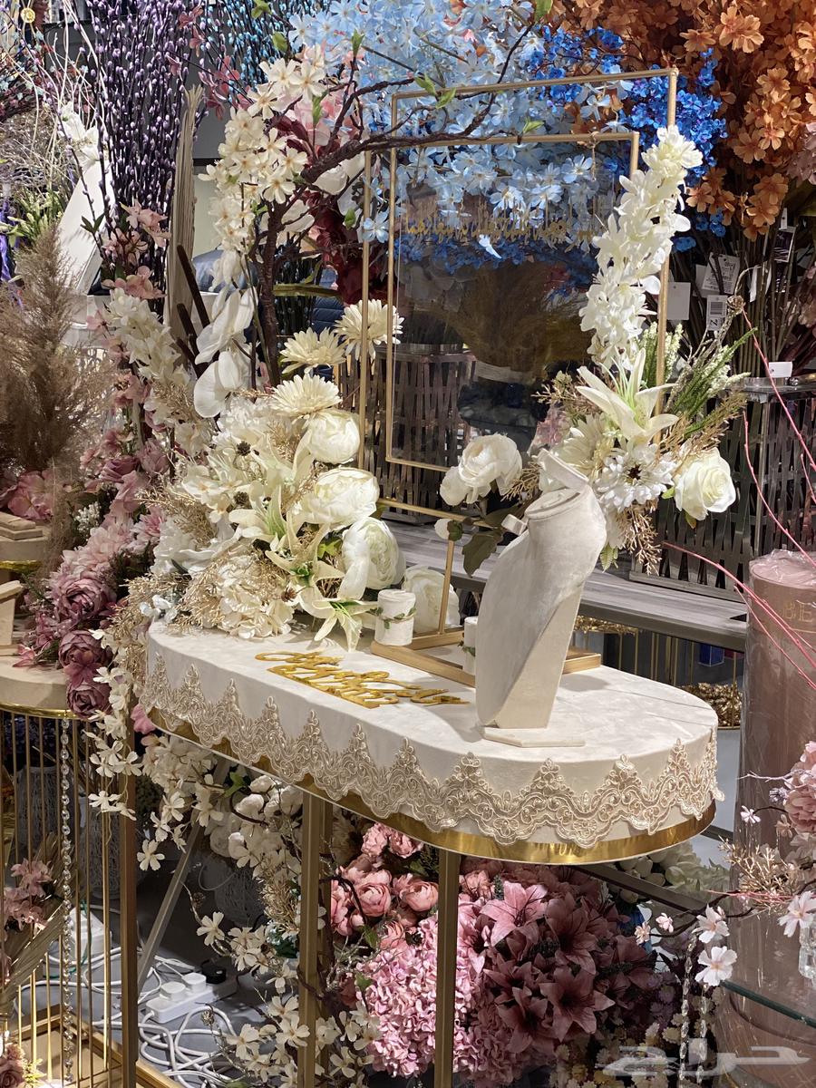 All items in the place are completely for sale63009165329539111