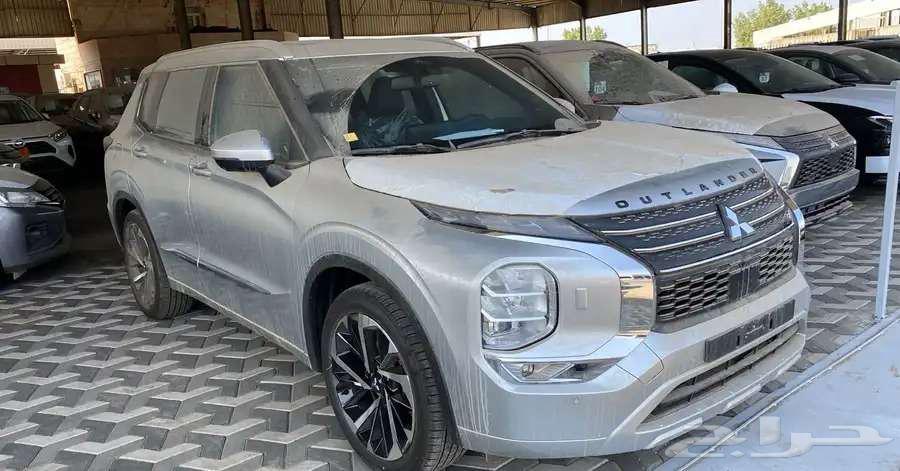 ميتسوبيشي اوتلاندر 4 4 فل كامل 7 راكب 2024 اصفار63292459973890113
