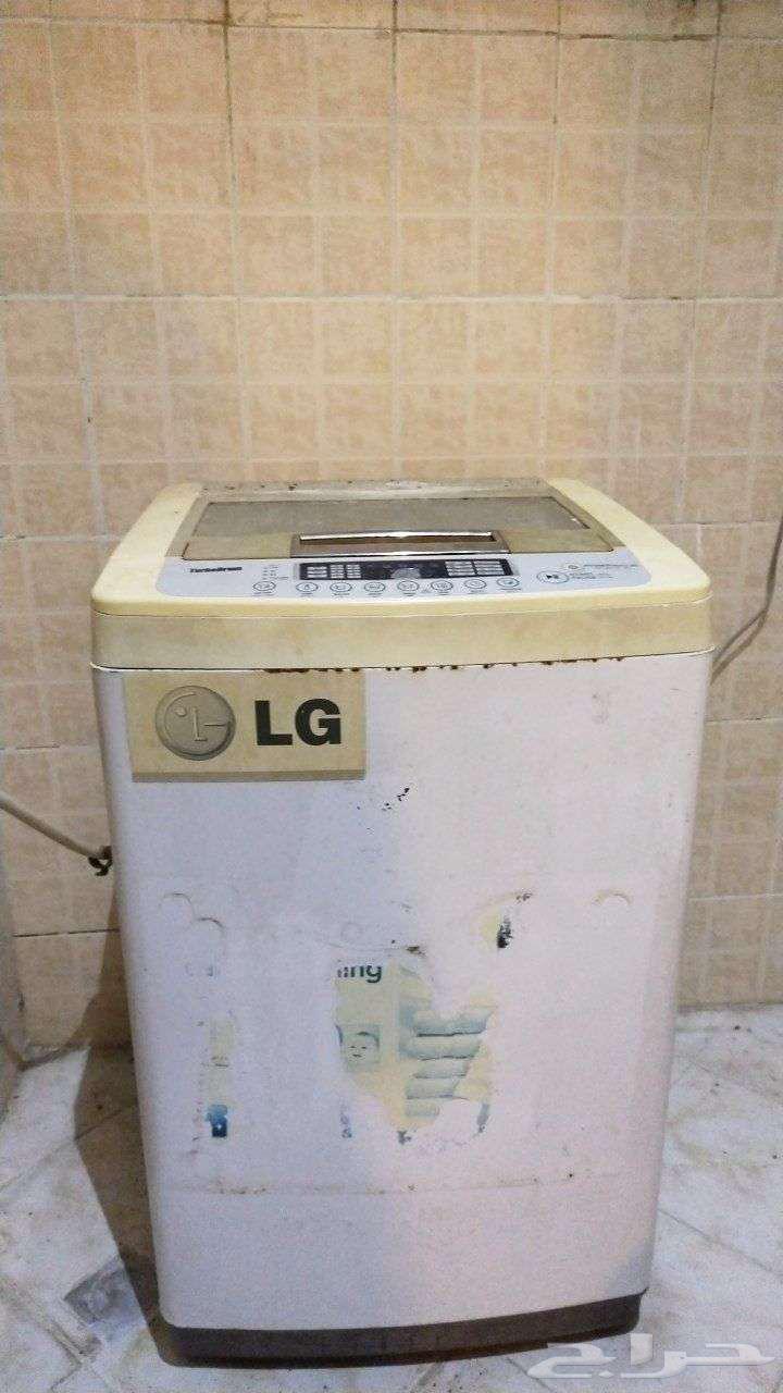 LG refrigerator and a broken washing machine63180086806403111